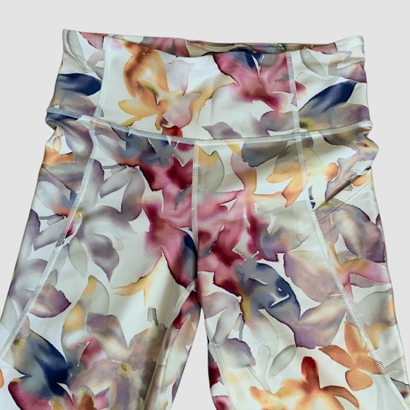 Gap NWOT Gapfit High Rise Blackout Print Watercolor Multi Floral 7/8 Leggings S - Picture 4 of 11